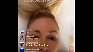 IG model gets pussy licked on live